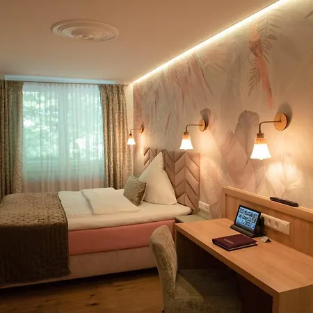 Boutique - Zum Schloss Hotel 4*