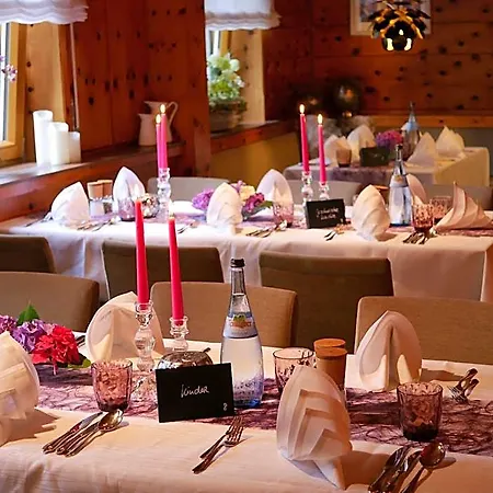 Szálloda Zum Schloss - Boutique-hotel