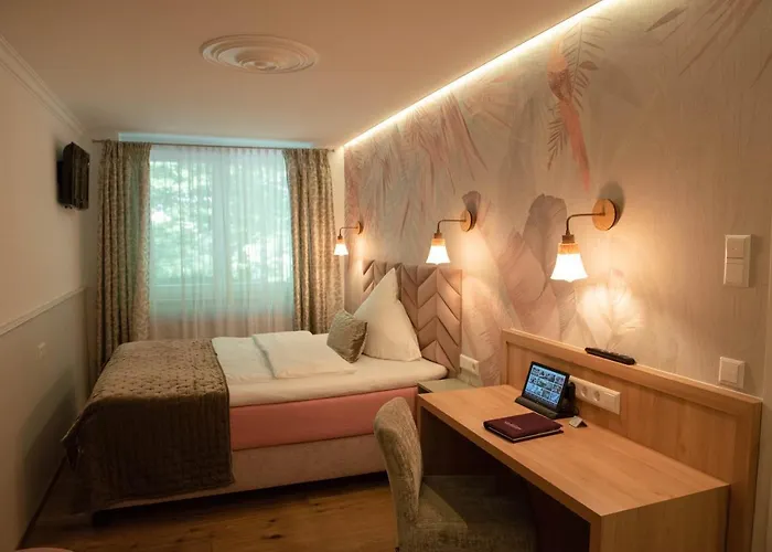 Zum Schloss - Boutique-Hotel Hotel 4*